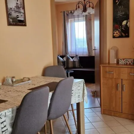 Apartamento Megyer 2 *